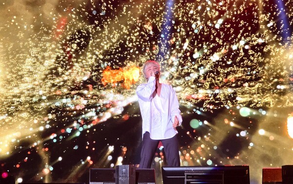 서원밸리 그린콘서트 본 공연 2부 가수 이홍기의 공연 모습
