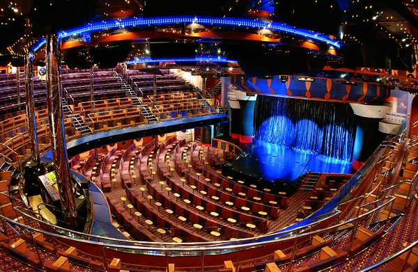 코스타세레나호 대공연장 [사진= 동보항공] 