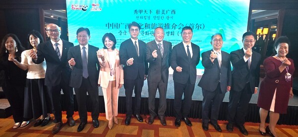 행사 참석 귀빈 기념사진 촬영 [사진=이상인 편집위원]