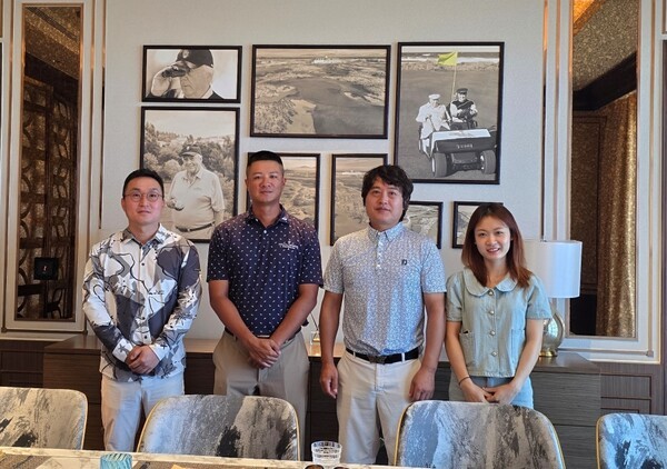 (왼쪽부터) 소훈섭 대원투어 이사, 롱 응우옌(Longa Nguyen) 호이아나 골프코스 담당자, 최병진 지투어리스트 본부장, Tam We golf & Tour 소장 