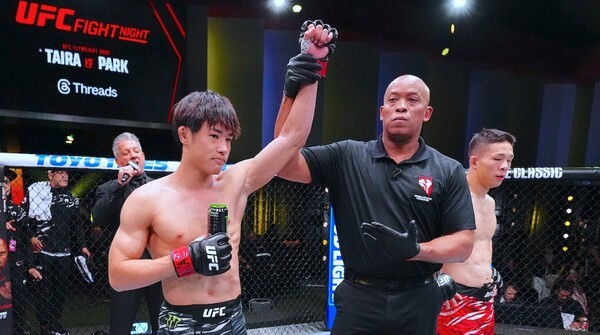 <b>박현성</b>, UFC 6위 <b>타이라</b>에 2R 항복