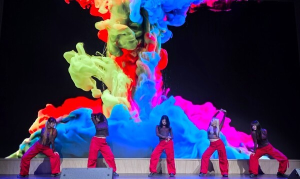 제2회 부탄 문화의 날 서울 행사에서 축하 특별 공연을 펼치고 있는 정화예술대학교 실용음악과 7/11팀 모습 [사진=이상인 편집위원]