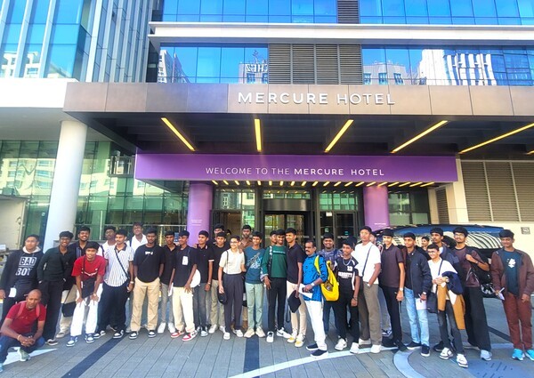 다이너스티코리아가 올해 진행한 학생 단체 사진 촬영 모습 [사진=다이너스티코리아]